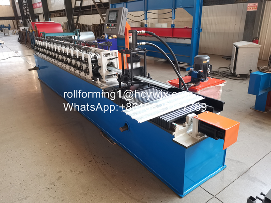 Machine voor het vormen van rolluiken met een snelle sluiter met een snijblad van materiaal van Cr12