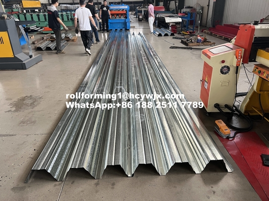 Betrouwbare dragerplaat T153-40L-840 Floor Decking Roll Forming Machine Accurate