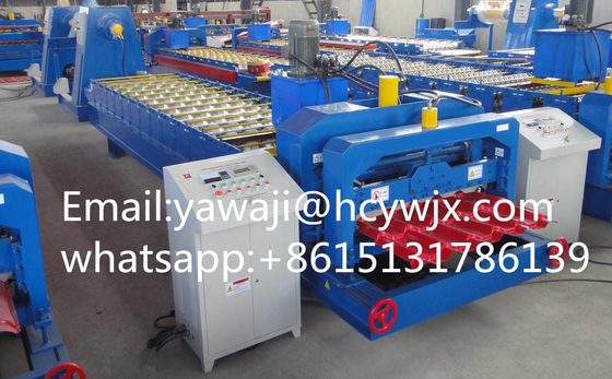 Hydraulische geglazuurde stalen tegel rollen vormmachine met CR12 snijmateriaal en 0,3-0,6 mm materiaal dikte