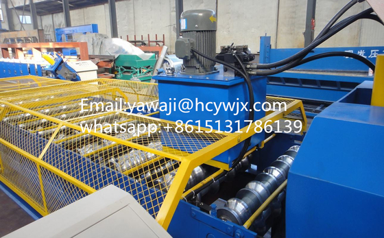 Duurzame keten aandrijving Trapeziumkleur glazen daktegel rolvormende machine met een asdiameter van 70 mm