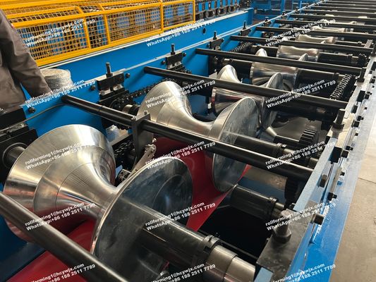 Automatische Ridge Cap Roll Forming Machine, daktegelproductie machine Hydraulisch snijden
