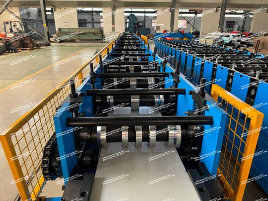 Regenspout Downspout Roll Forming Machine Hydraulisch snijden 100 mm of op maat gemaakte diameter