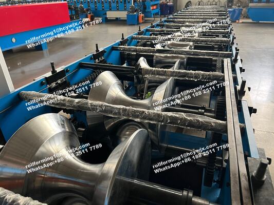 Aangepaste automatische nokvorst rolvormmachine met 5,5 kW hoofdmotorvermogen en PLC-besturing voor platen met een dikte van 0,3-0,6 mm