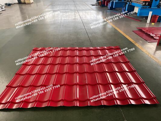 Dubbele laag rollenvormende machine met hydraulisch snijden PLC-besturingssysteem voor 0,3-0,6 mm dikke daktegels