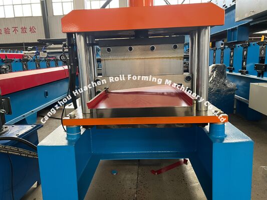 Machine voor het vormen van rollen van wandpanelen van koud staal