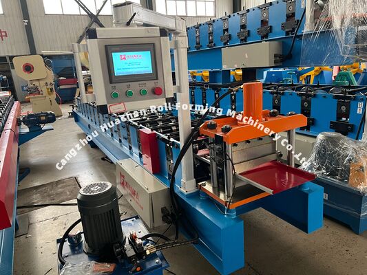 Machine voor het vormen van rollen van wandpanelen van koud staal