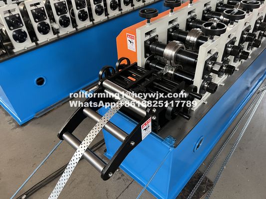 Plc-besturing plafondrolvormende machine 10 stations