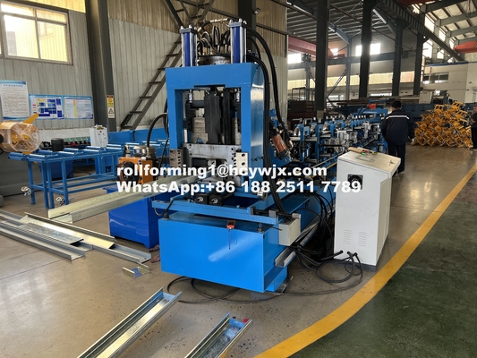 Automatische automatische CZ Purlin Roll Forming Machine 1.2-1.8mm 11 7.5KW Kracht 10-15m/min Snelheid