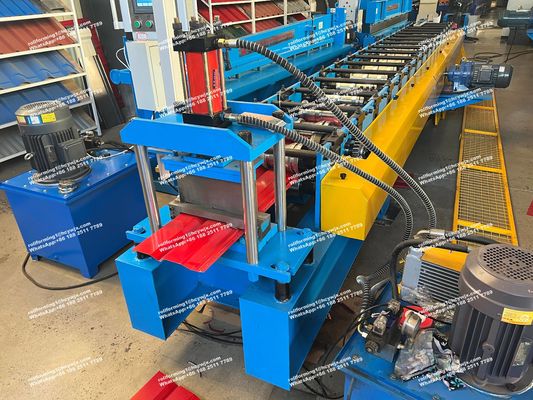 Hoog efficiënte wandpaneel rollen vormmachine met CE, PLC-besturing