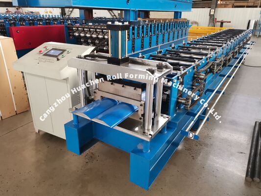 Machine voor het vormen van koude rollen van stalen daken